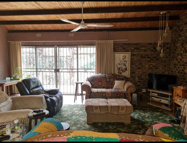 4 BEDROOM HOUSE FOR SALE IN MEYERHOF